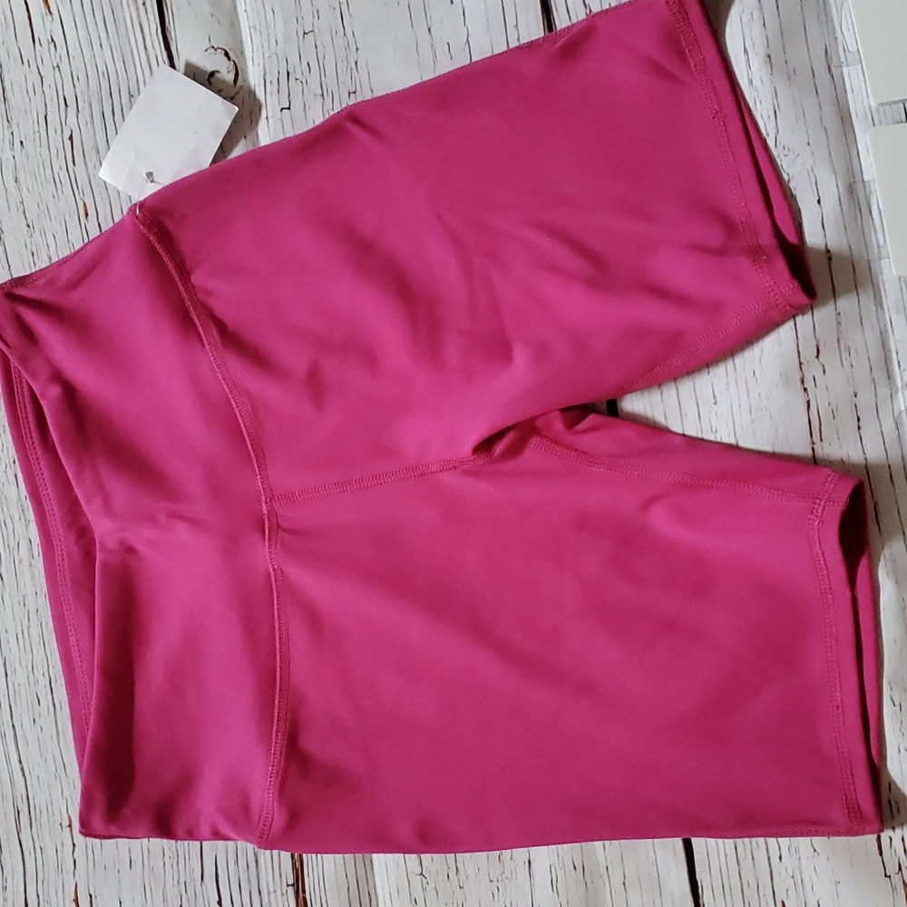 🆕️ DAISY FUENTES WOMEN'S HOT PINK BIKER SHORTS 💗